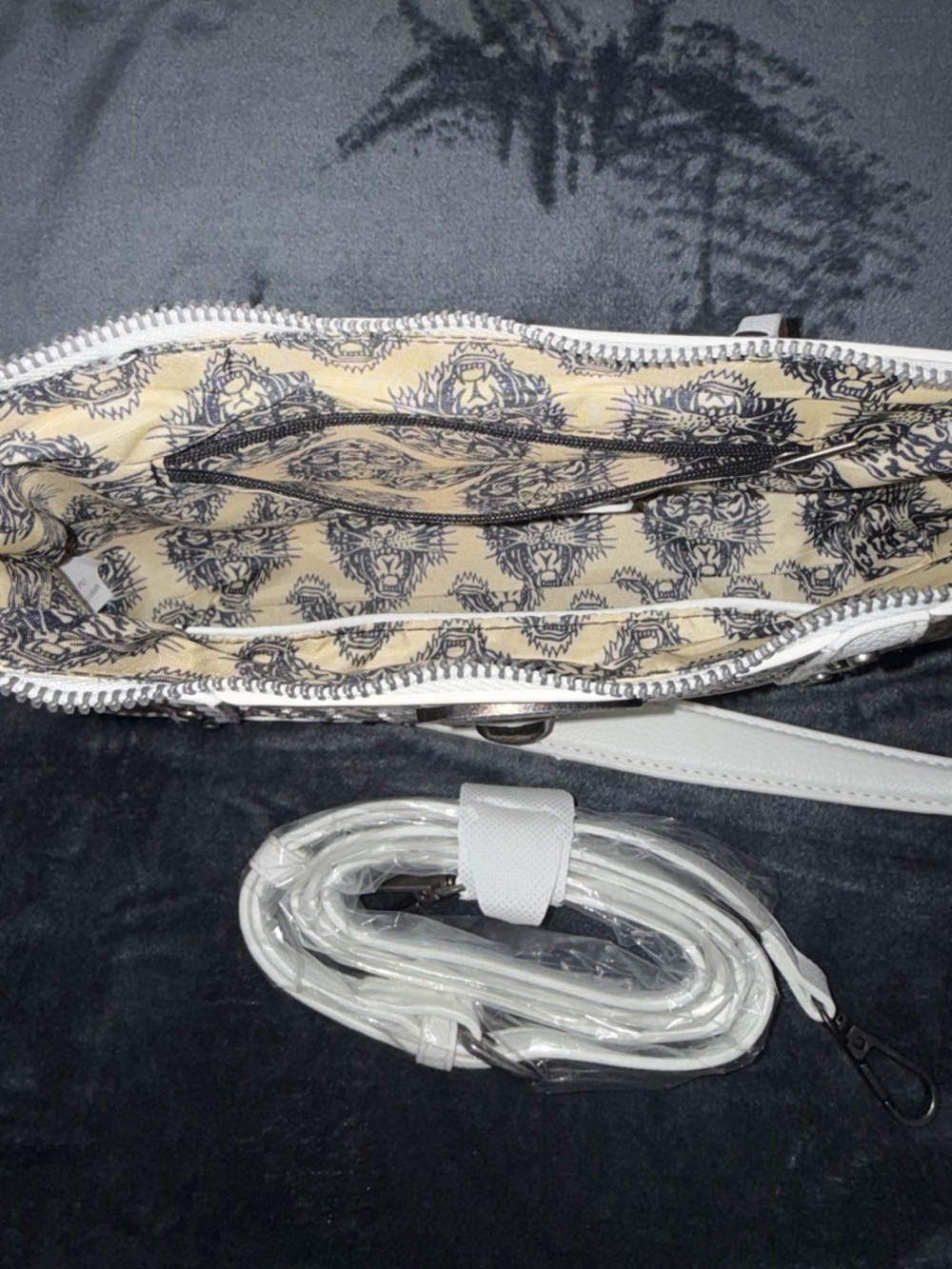 Ed Hardy White and Leopard Print Shoulder Bag with Tattoo Graphics - Picture 5 of 5